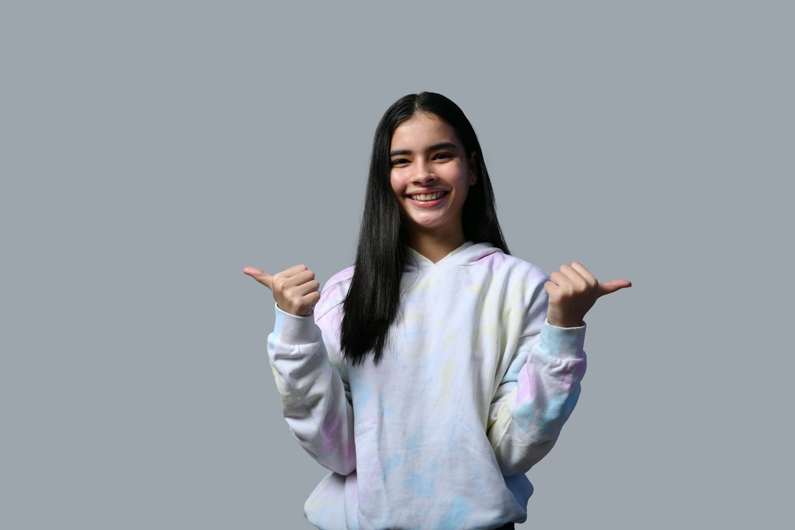 a person with the arms out