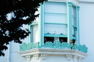 Az erkély mini pihenőtérré varázsolása