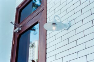 Tényleg hallgat a hűtőd? – Az okosotthon biztonság rejtett kihívásai