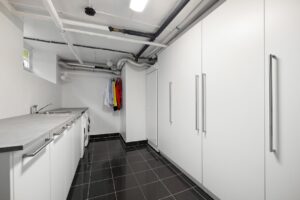 A fürdőszoba praktikus tárolási megoldásai