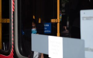 Útmutató a kulturált és figyelmes utazáshoz: Közösségi közlekedés etikett